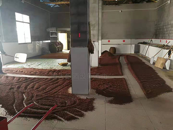 10.7用雅大電加熱釀酒設(shè)備做高粱酒 10.7用雅大電加熱釀酒設(shè)備做高粱酒