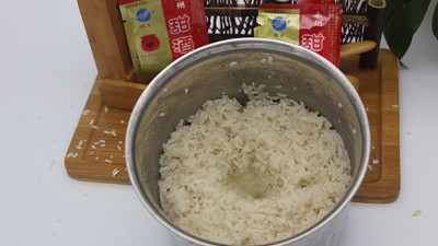 別再花錢買甜酒了，釀酒師傅透露，記住這幾點(diǎn)保證酒香濃郁
