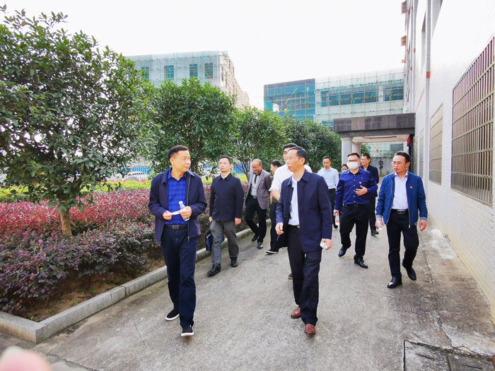 1雅大黨支部書記胡順開陪同省委兩新工委辦公室副主任寧勇華一行調(diào)研 1雅大黨支部書記胡順開陪同省委兩新工委辦公室副主任寧勇華一行調(diào)研