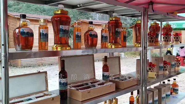 農(nóng)村到處可見的野果，用烤酒設(shè)備釀成酒有補(bǔ)腎固精的功效！