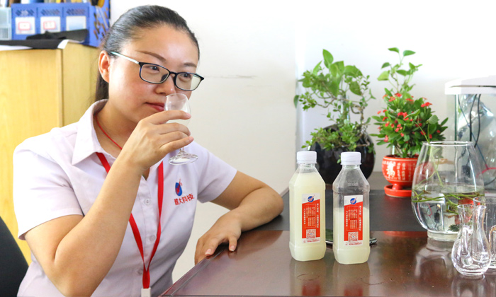 9.9為學(xué)員品酒，幫忙改善酒質(zhì)