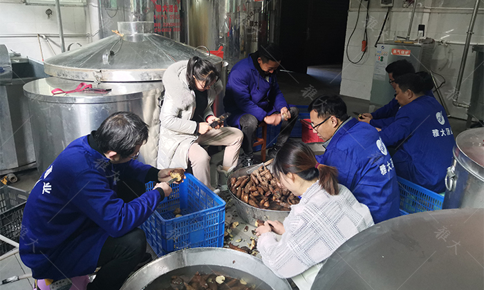 2挑選，去除壞果-爛果