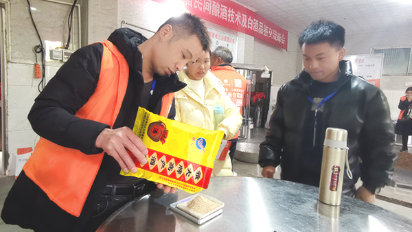 氣溫越來越低了，多加點酒曲可以提高出酒率嗎？