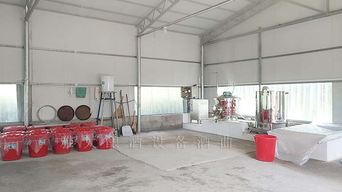 9.8引進現(xiàn)代小型白酒設(shè)備，對酒坊進行升級