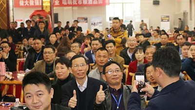 湖南雅大前往臨湘市傳統(tǒng)釀酒產(chǎn)業(yè)培訓(xùn)班，分享雅大釀酒技術(shù)！