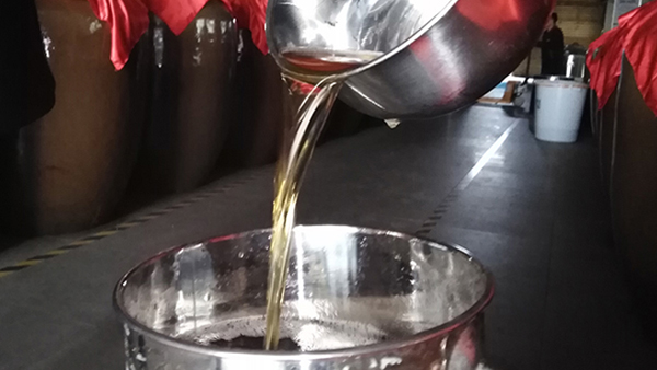甜型紅高粱黃酒是怎樣釀造出來的？