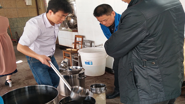 用雅大釀酒設(shè)備做酒不會賣酒，看虎哥如何利玩轉(zhuǎn)聚會營銷