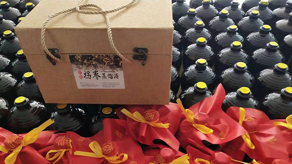 用這款水果酒曲將拐棗釀成酒，野果變金果，利潤(rùn)翻倍