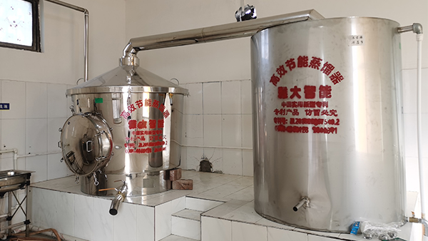用小型酒廠釀酒設(shè)備開酒坊，每斤酒的成本大概是多少？