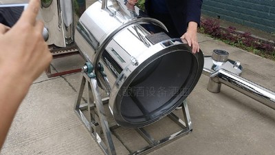 180°旋轉自動倒料智能釀酒設備，讓“移動釀酒”變得更簡單！