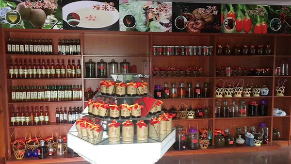 三碗酒坊太厲害，用釀酒蒸餾設(shè)備開酒坊6年長期合作門店達(dá)幾十家！