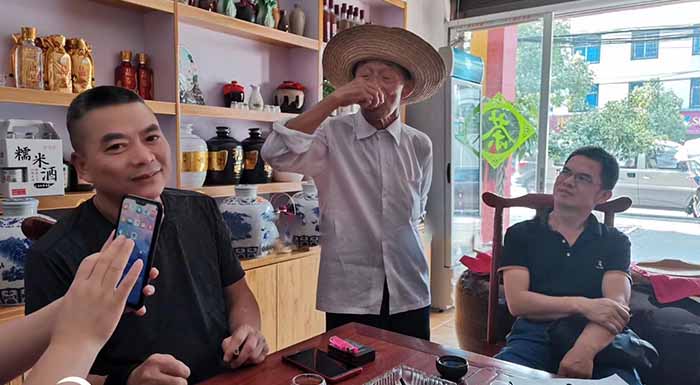 2.24現(xiàn)場(chǎng)品酒，體會(huì)酒的口感變化